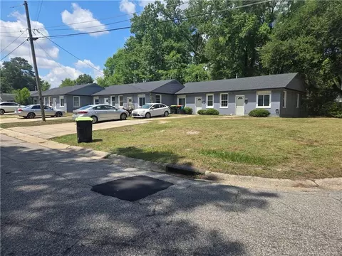 1001-1003 W 1005 W Orange St, Fayetteville, NC 28301