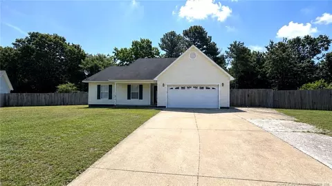 118 Woodbine Dr, Raeford, NC 28376