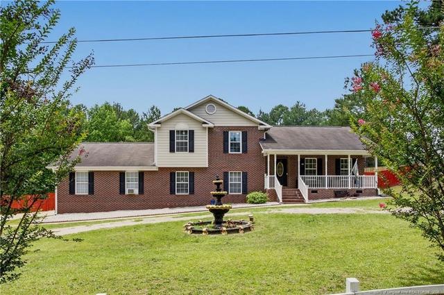 817 Hobson Rd, Raeford, NC 28376