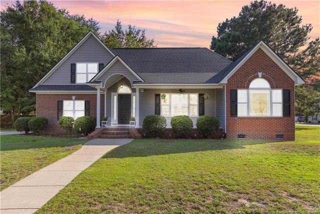 1702 Secretariat Pl, Hope Mills, NC 28348