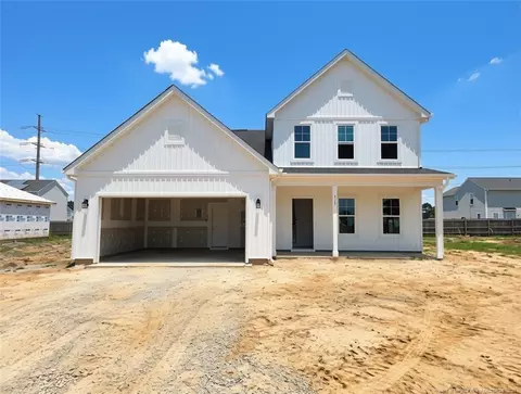 529 Open Range Rd, Spring Lake, NC 28551