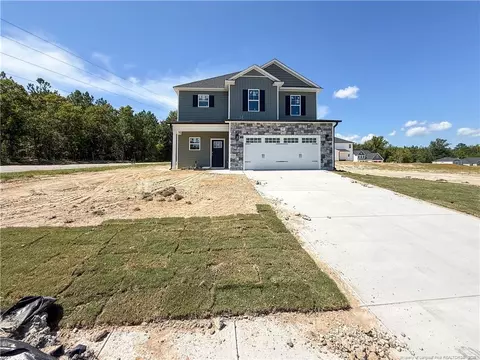 107 Patchway Ln, Raeford, NC 28376