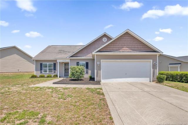 2544 Hunting Bow Dr, Hope Mills, NC 28348