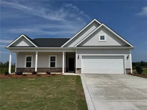 238 Ashley Heights Dr, Aberdeen, NC 28315