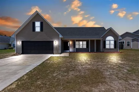 413 Turret Ct, Hope Mills, NC 28348