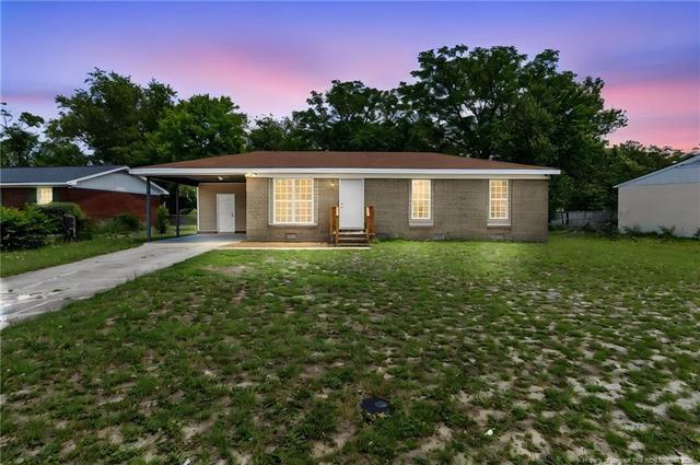 5706 Demarest Ct, Fayetteville, NC 28311