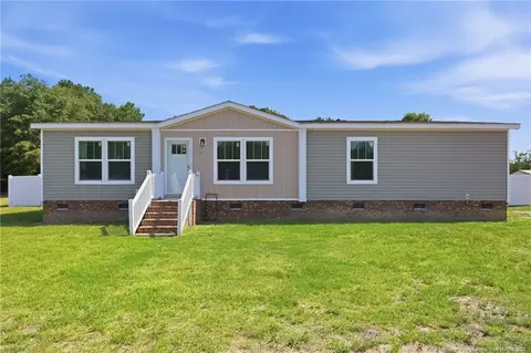 115 Mciver Rd, Raeford, NC 28376