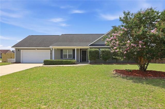 2105 Saint Nicholas Dr, Hope Mills, NC 28348