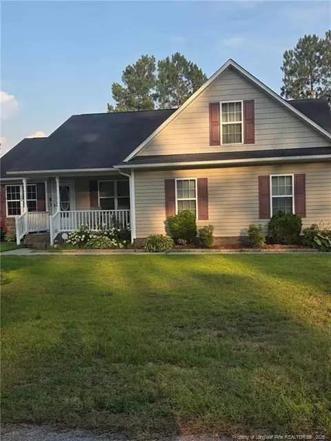 4611 Salem Prince Dr, Hope Mills, NC 28348