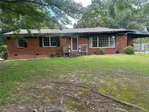 1701 Crest Dr, Aberdeen, NC 28315