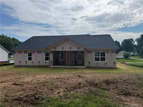 199 Waters Edge Dr, Erwin, NC 28339 photo 3