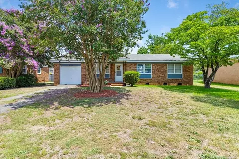 1705 Grandview Dr, Fayetteville, NC 28314