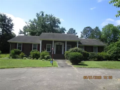 225 Harris Ave, Raeford, NC 28376