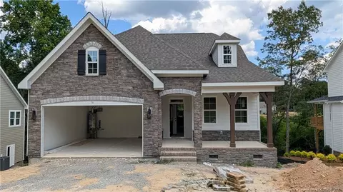 79 Plantation Dr, Southern Pines, NC 28387