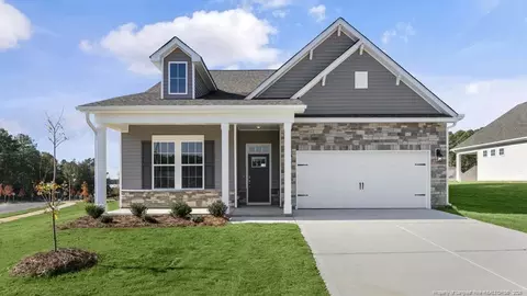 349 Maddox Dr, Aberdeen, NC 28315