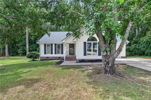205 Whitechapel Ln, Raeford, NC 28376