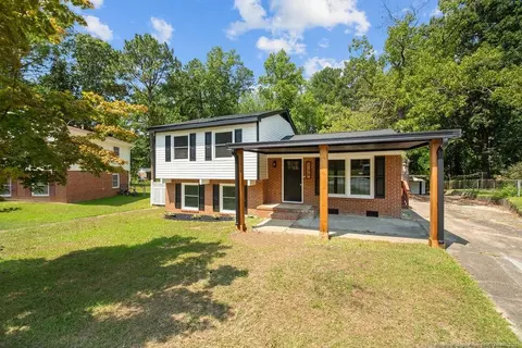 736 Burgoyne Dr, Fayetteville, NC 28314