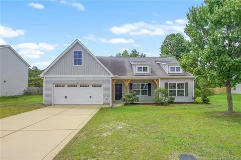 2537 Spinnaker Dr, Hope Mills, NC 28348
