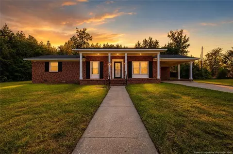 7401 Paxton Dr, Fayetteville, NC 28303