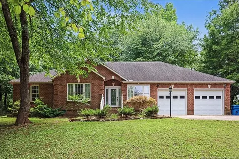 112 Spindle Dr, Maiden, NC 28650