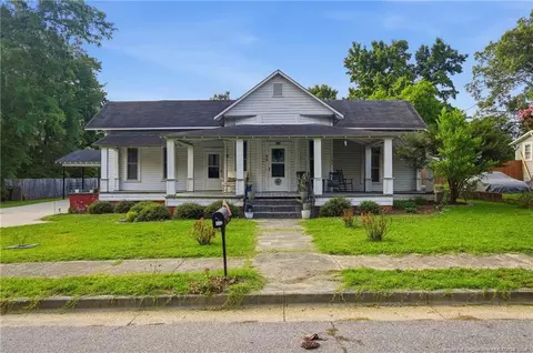 206 E 2nd Ave, Red Springs, NC 28377