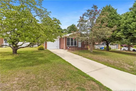735 Amber Dr, Fayetteville, NC 28311