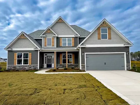 1252 Lakin Dr, Fayetteville, NC 28312