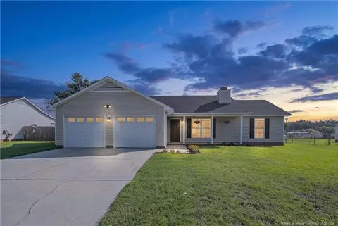 129 Cavalier Dr, Raeford, NC 28376