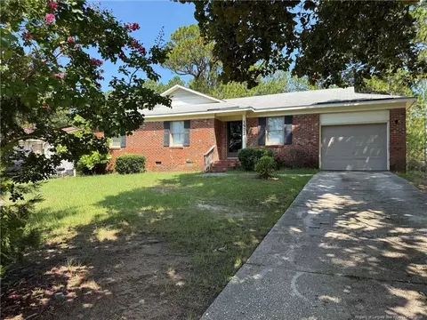 1572 Graystone Rd, Fayetteville, NC 28311