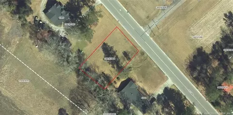 W 2nd Avenue, Red Springs, NC 28377