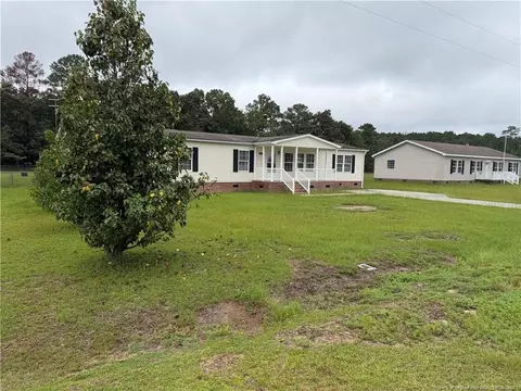 584 Red Oak Farm Rd, Tar Heel, NC 28392