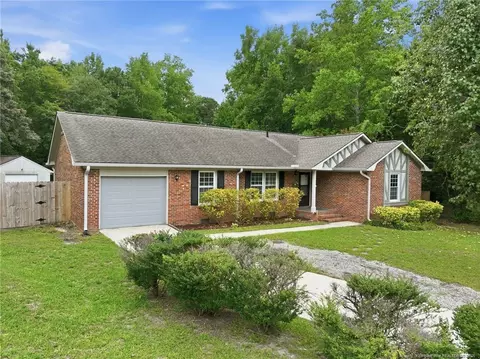 5921 Rustlewood Dr, Fayetteville, NC 28304