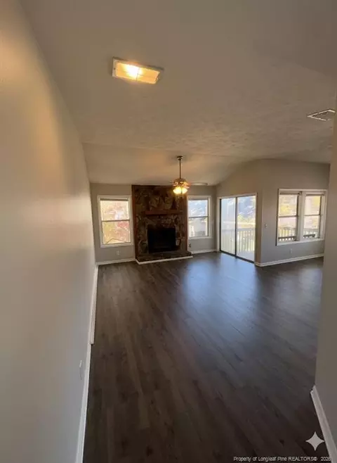 1025 Wood Creek Dr #9, Fayetteville, NC 28314