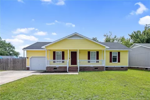 1407 Farwell Dr, Fayetteville, NC 28304