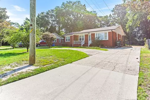 1115 Martindale Dr, Fayetteville, NC 28304