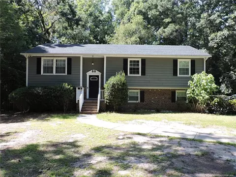 1816 Phillips Dr, Sanford, NC 27330