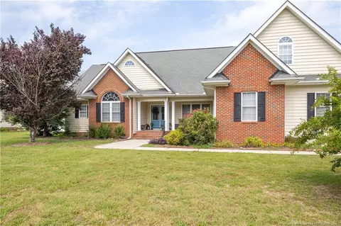 165 Pinecroft Dr, Dunn, NC 28334 photo 2