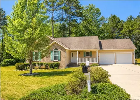108 Oakleaf Dr, Raeford, NC 28376