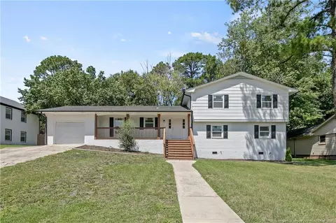 2706 Fordham Dr, Fayetteville, NC 28304