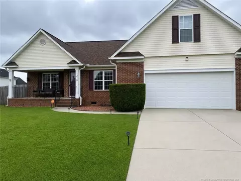 1318 Aztek Pl, Fayetteville, NC 28314