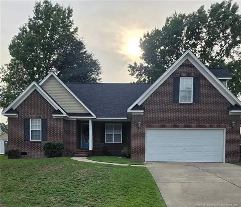 4242 Pete Warner Ct, Hope Mills, NC 28348
