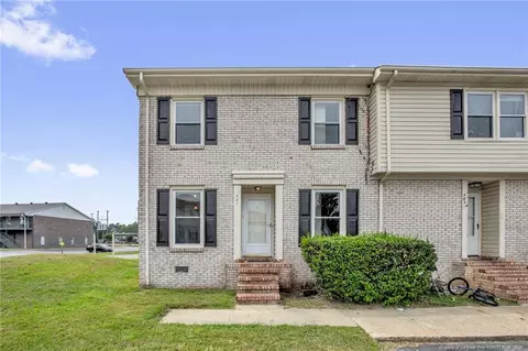 401 Kirkcaldy Ct, Fayetteville, NC 28314