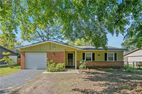2226 Kingsberry Ln, Fayetteville, NC 28304
