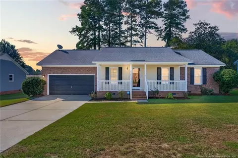 5820 Bear Creek Cir, Fayetteville, NC 28304