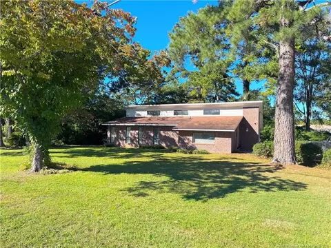 226 Southland Dr, Fayetteville, NC 28311