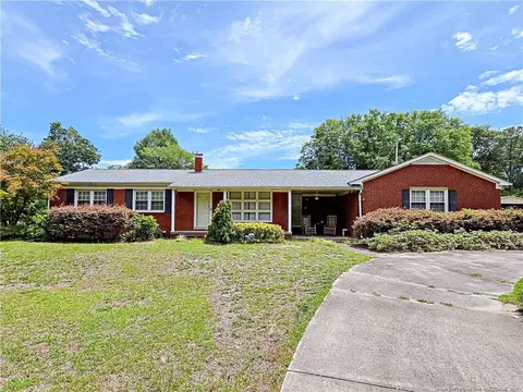 309 Porter Rd, Hope Mills, NC 28348