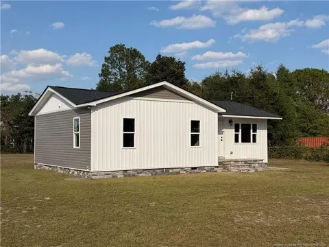 3526 Infantry Rd, Hope Mills, NC 28348