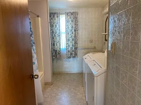 310 Spring St, Burnet, TX 78611 photo 5
