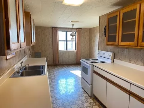 310 Spring St, Burnet, TX 78611 photo 4
