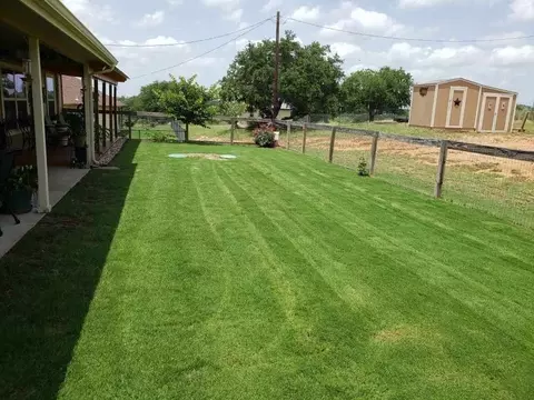 609 E Houston St, Llano, TX 78643 photo 18